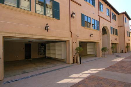 zrw_105 paseo garage area